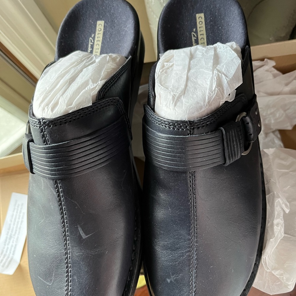 Clarks navy leather womens 11 M new in box never worn